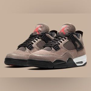 11.5 Jordan 4  Retro Taupe Haze 2021.